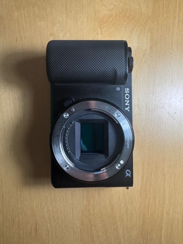 Sony alpha e10 0 mp - sony, zv-e10